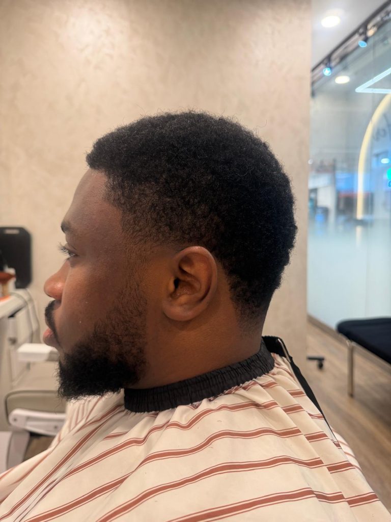 ✂️ Men’s Haircut Transformation – Fresh Shape & Cleaner Finish after